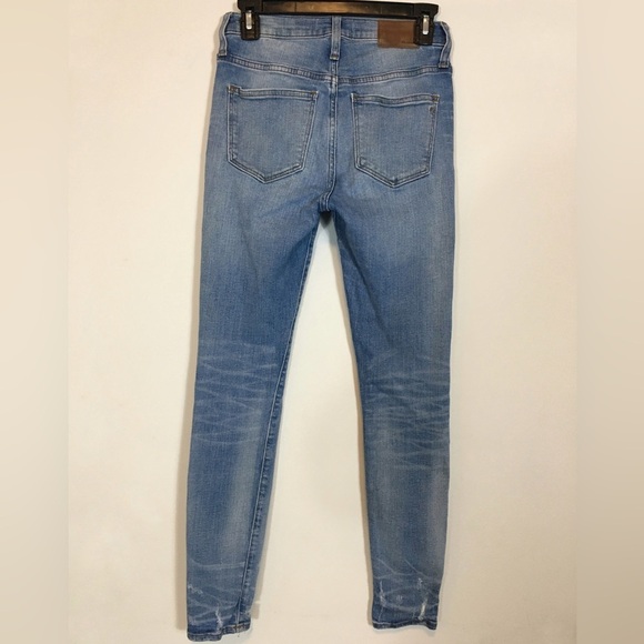 9" High-Rise Skinny Jeans: Destructed-Hem Edition Size 25 - Picture 6 of 13